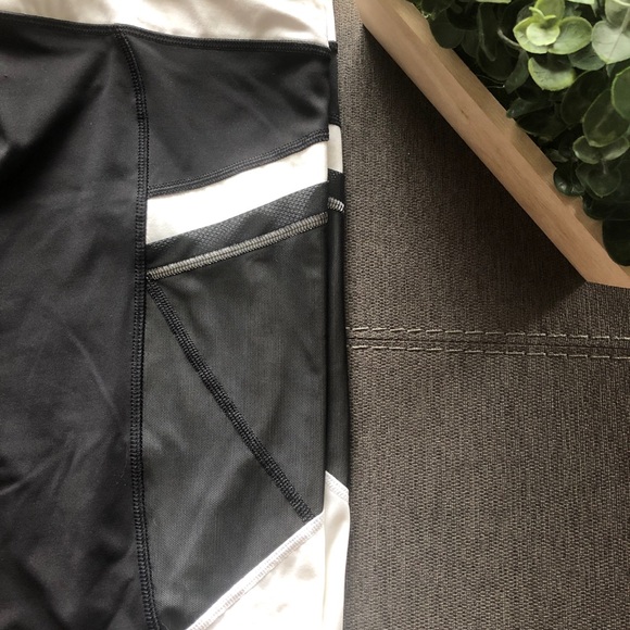 luxtreme Running Crop - Worn Once! - Picture 3 of 7